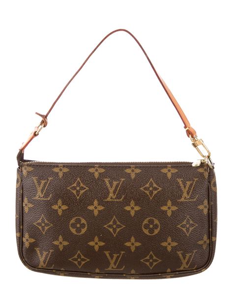 lv pochette price.